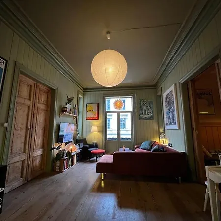 Elegant & Quiet In Historic House - Prime Location In West