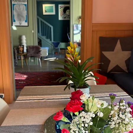 Elegant & Quiet In Historic House - Prime Location In West