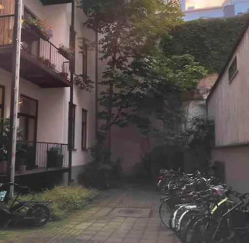 Elegant & Quiet In Historic House - Prime Location In West Apartamento
